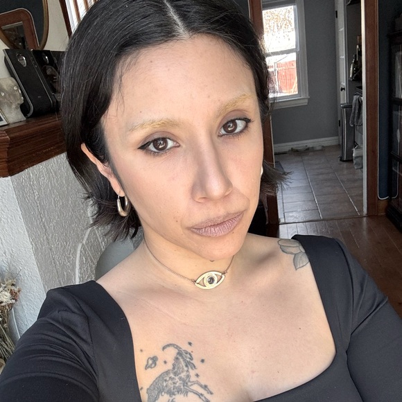 Meet your Posher, Ana - Picture 1 of 1